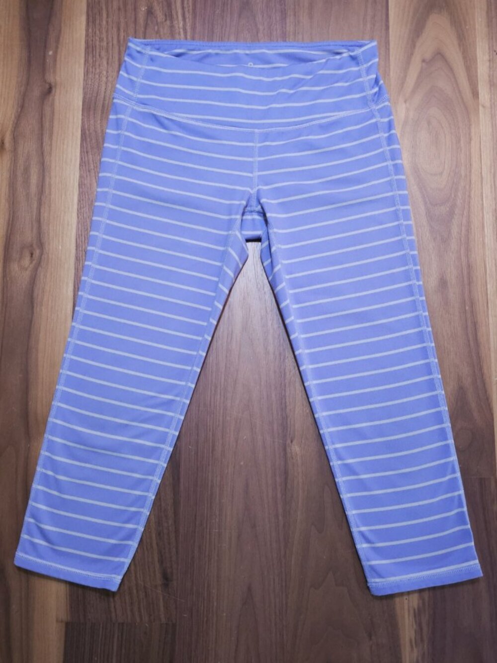 Athleta Stripes Chaturanga Capri Size S Periwinkle Gray